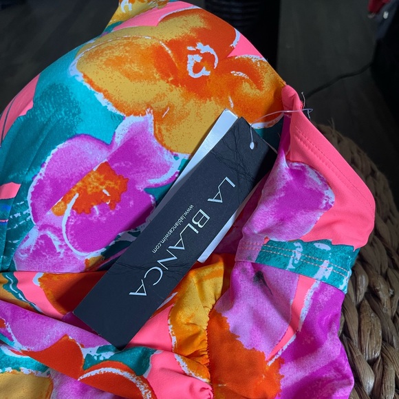 La Blanca Isla Floral Twist Keyhole Push-Up One Piece Swimsuit - Picture 7 of 9